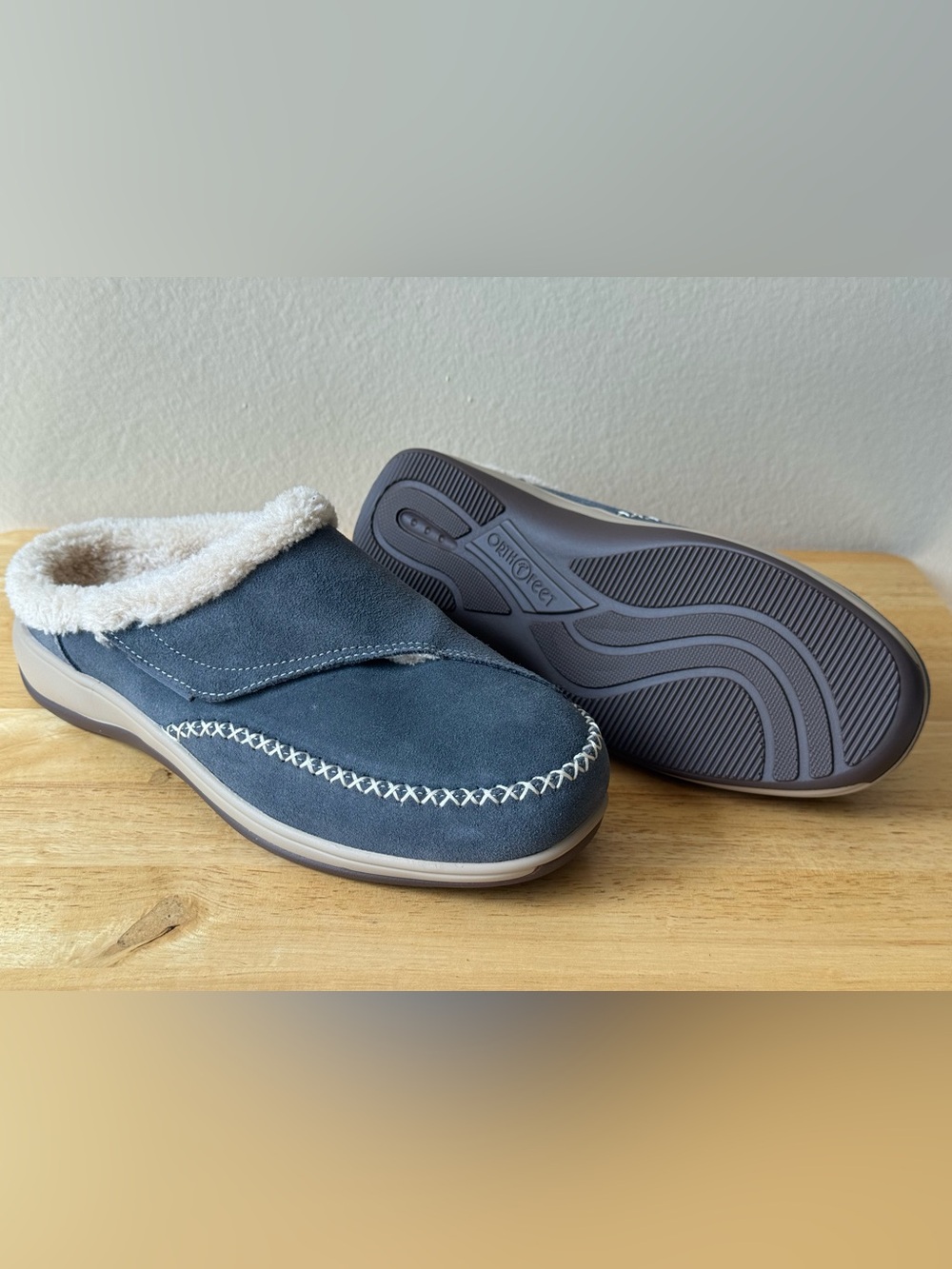 Orthofeet Charlotte S738 Women’s 7.5 M Sapphire Faux Fur Slippers
